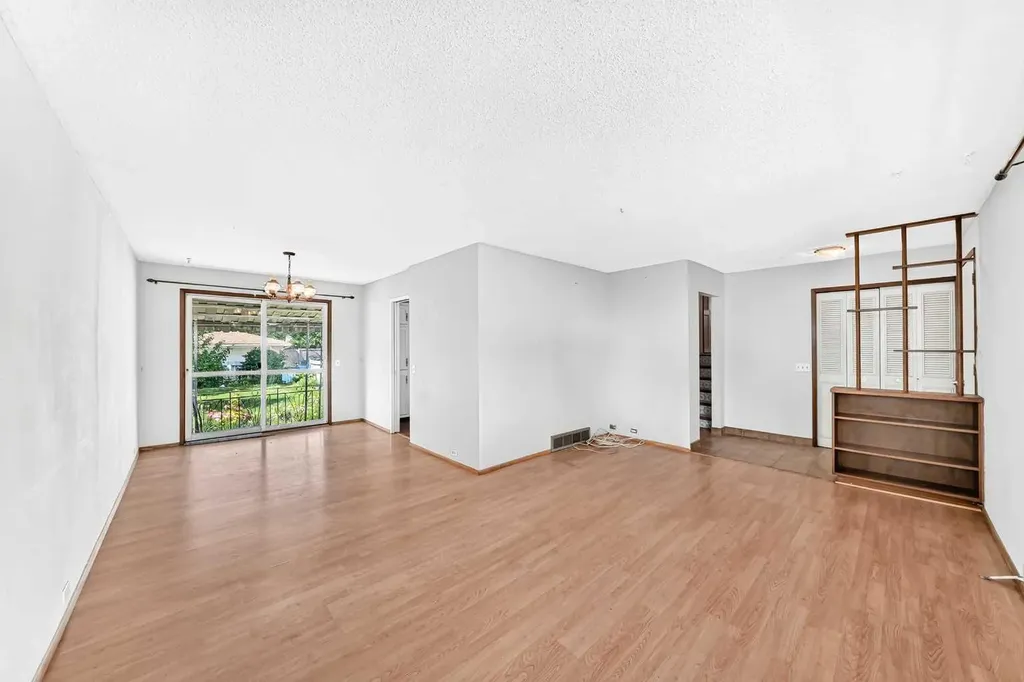 6839 Huntridge Hill NE Calgary AB T2K 4A1