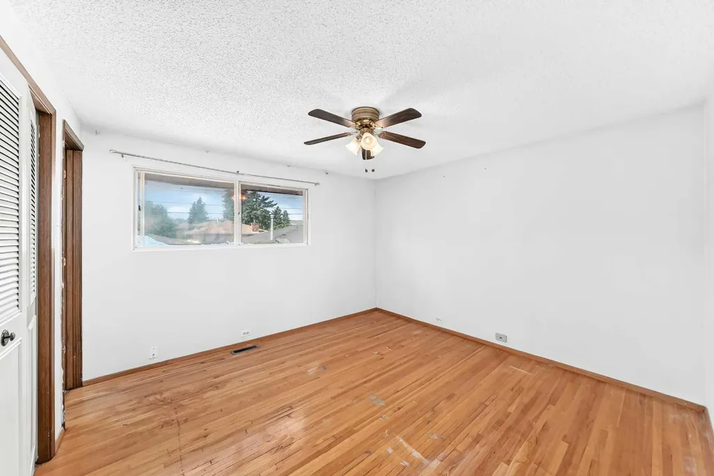 6839 Huntridge Hill NE Calgary AB T2K 4A1