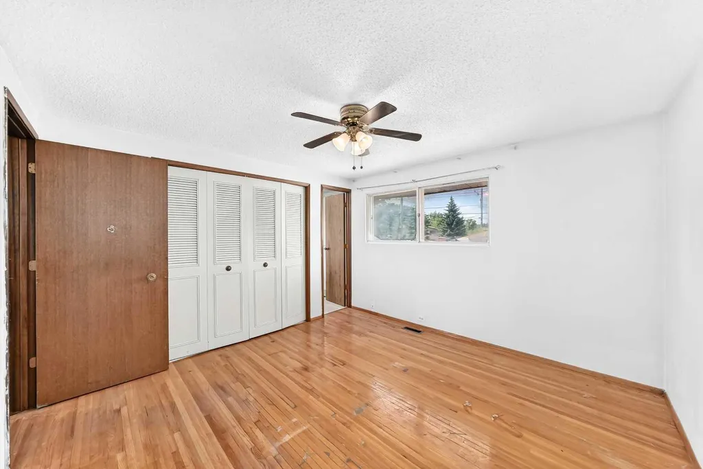 6839 Huntridge Hill NE Calgary AB T2K 4A1