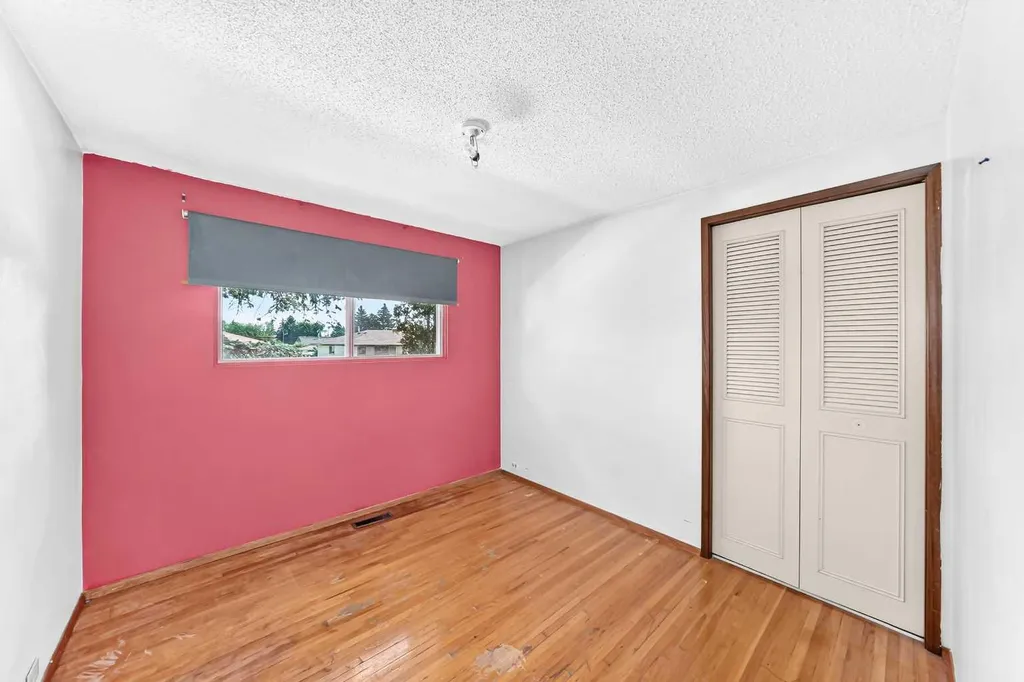 6839 Huntridge Hill NE Calgary AB T2K 4A1