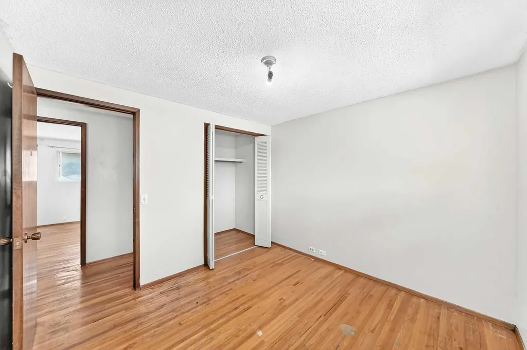 6839 Huntridge Hill NE Calgary AB T2K 4A1