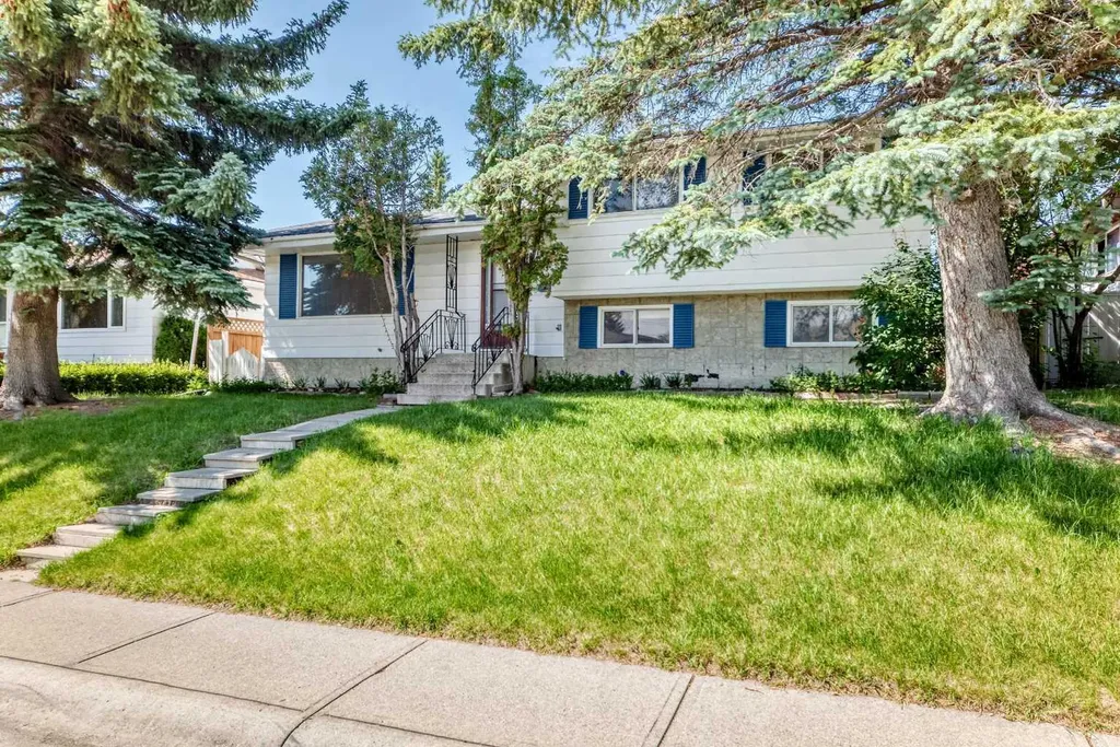 6839 Huntridge Hill NE Calgary AB T2K 4A1