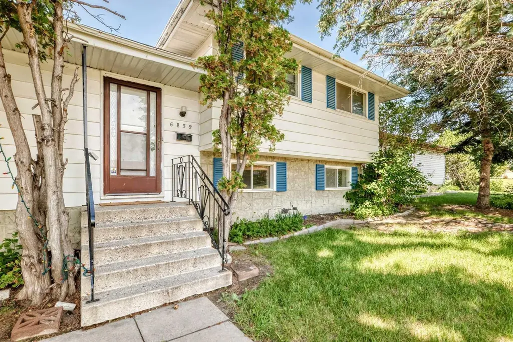 6839 Huntridge Hill NE Calgary AB T2K 4A1