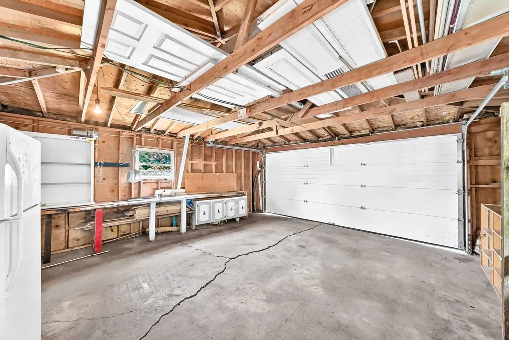 6839 Huntridge Hill NE Calgary AB T2K 4A1