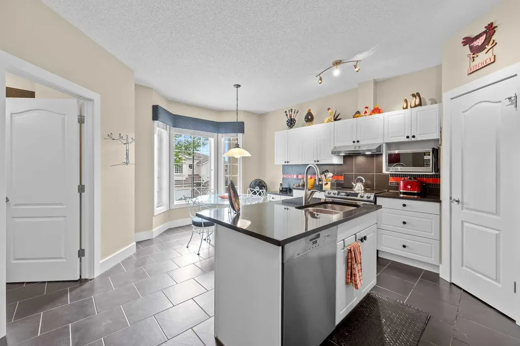 87 Hamptons Link NW Calgary AB T3A 5V9