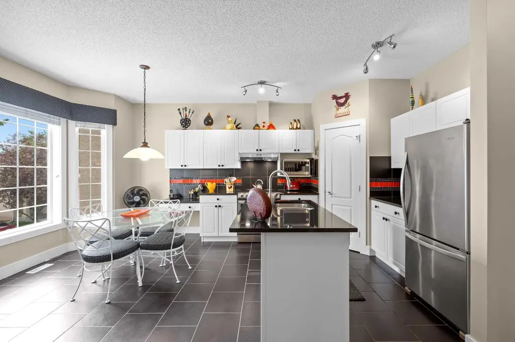 87 Hamptons Link NW Calgary AB T3A 5V9