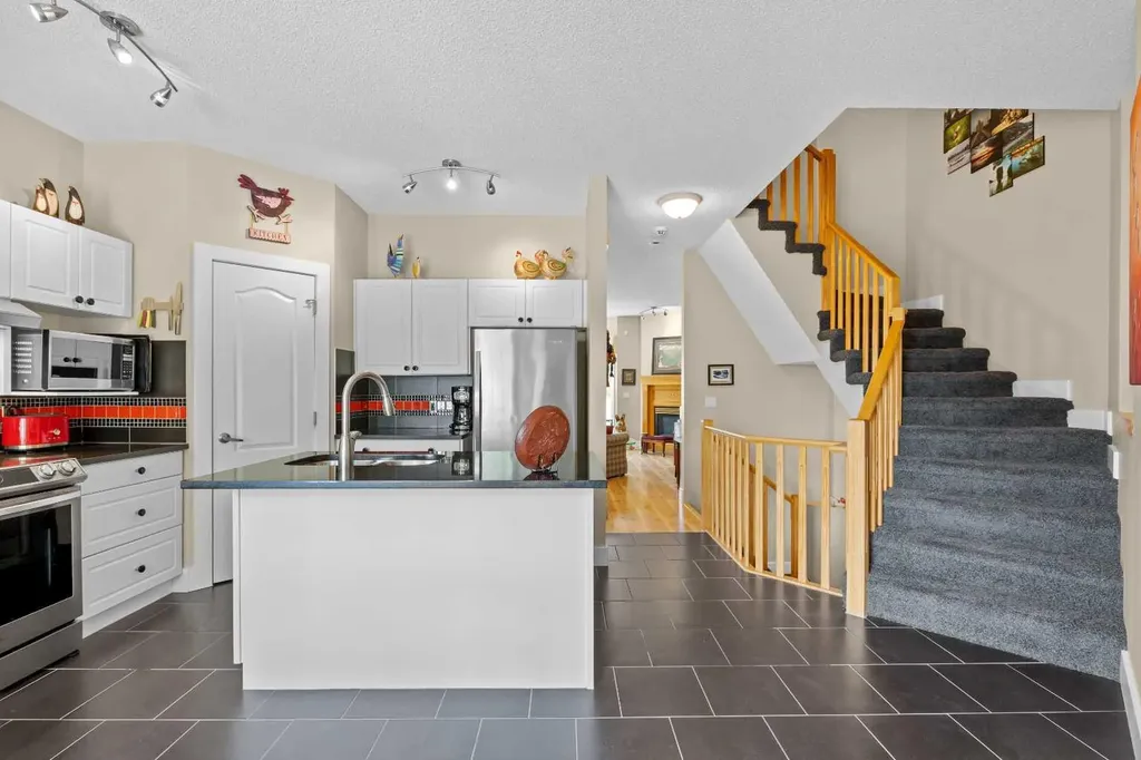 87 Hamptons Link NW Calgary AB T3A 5V9