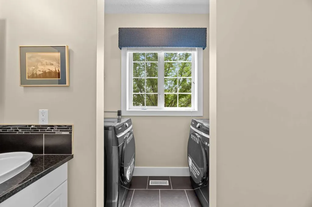 87 Hamptons Link NW Calgary AB T3A 5V9