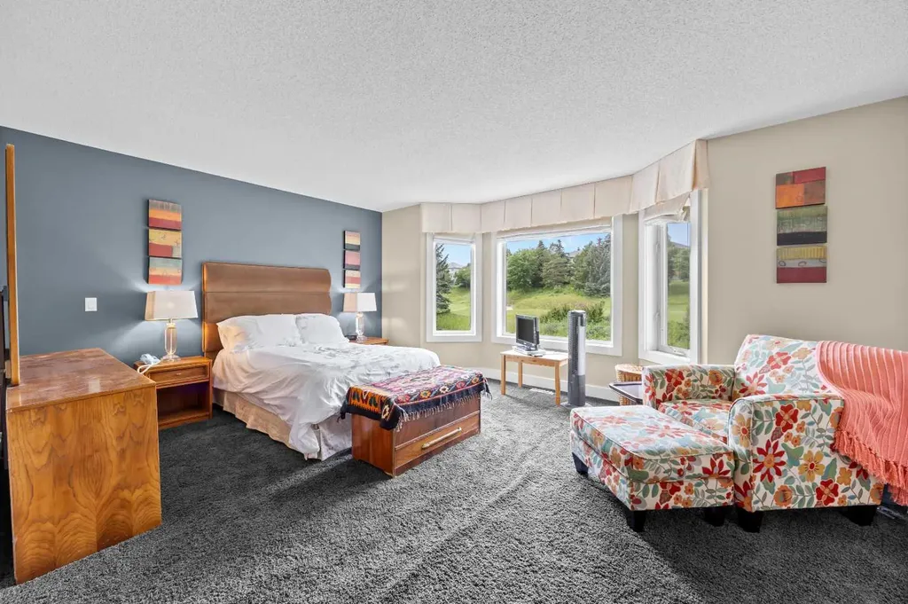 87 Hamptons Link NW Calgary AB T3A 5V9