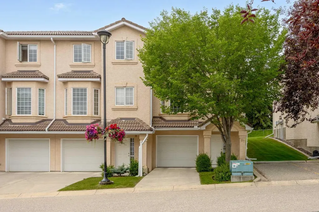87 Hamptons Link NW Calgary AB T3A 5V9