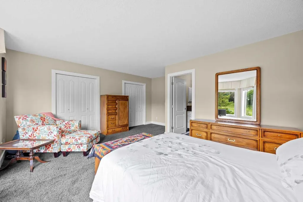 87 Hamptons Link NW Calgary AB T3A 5V9