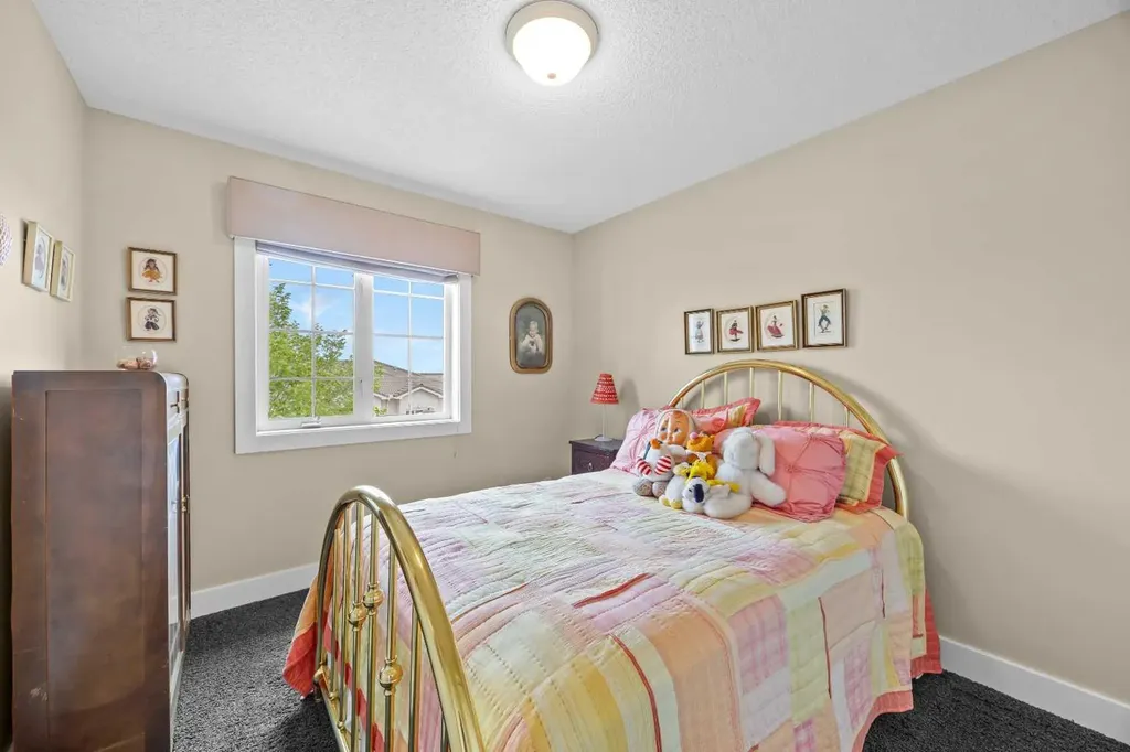 87 Hamptons Link NW Calgary AB T3A 5V9