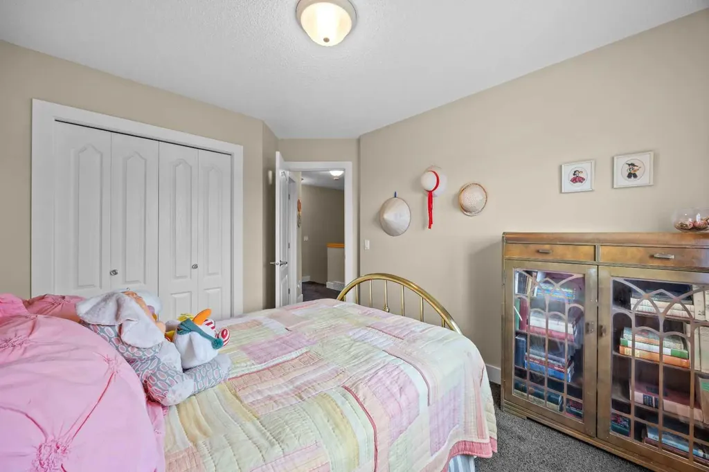 87 Hamptons Link NW Calgary AB T3A 5V9