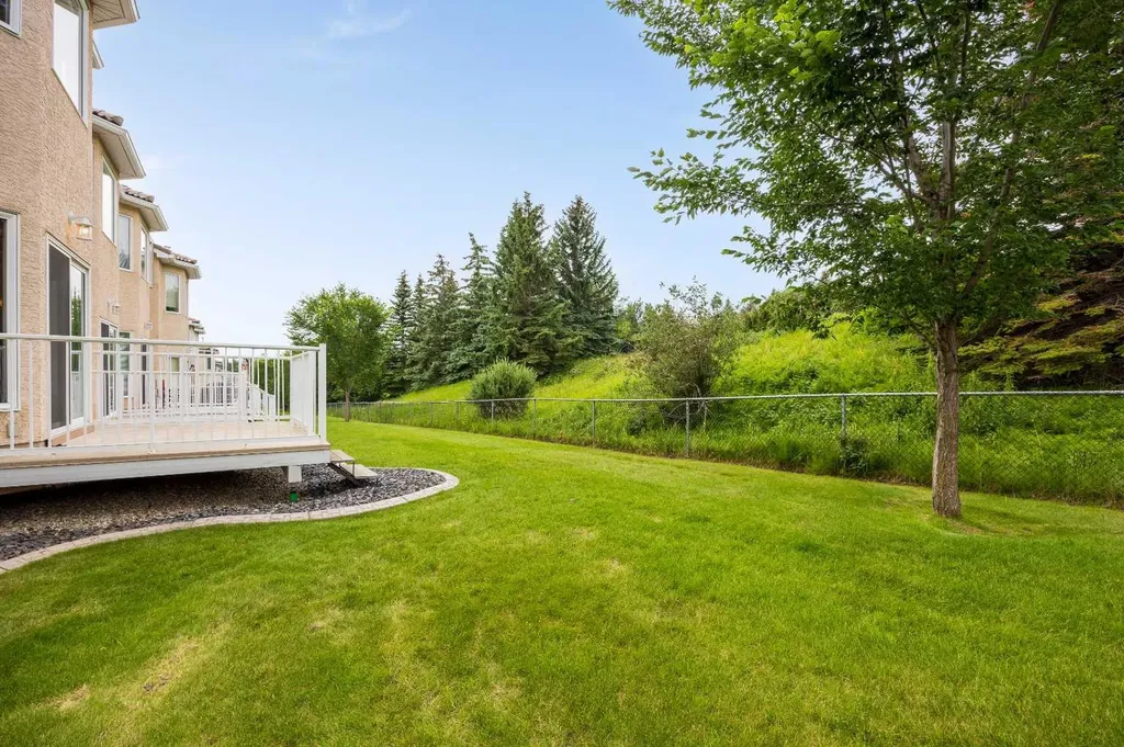 87 Hamptons Link NW Calgary AB T3A 5V9