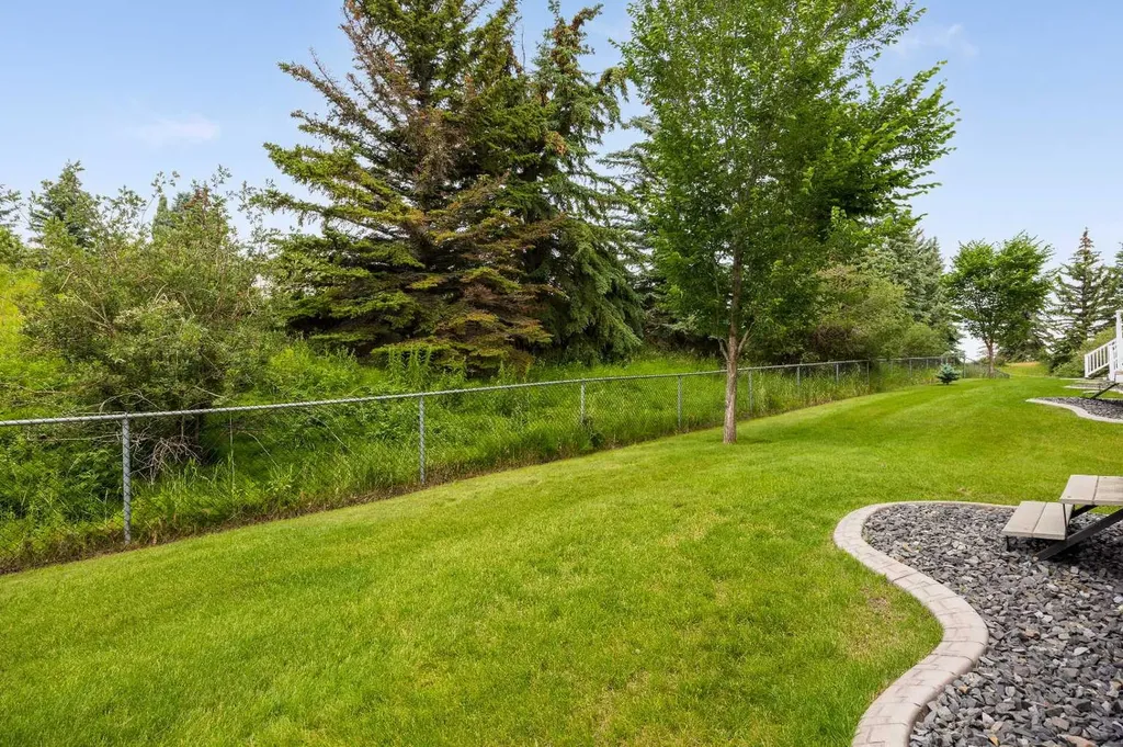 87 Hamptons Link NW Calgary AB T3A 5V9