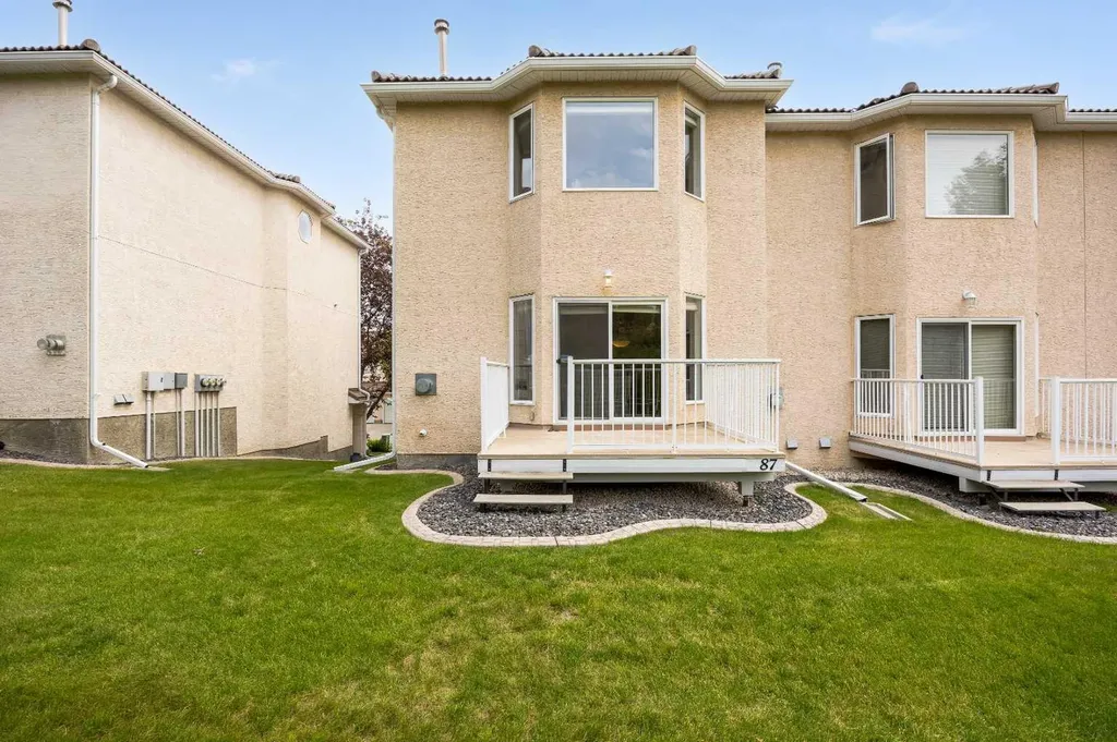 87 Hamptons Link NW Calgary AB T3A 5V9