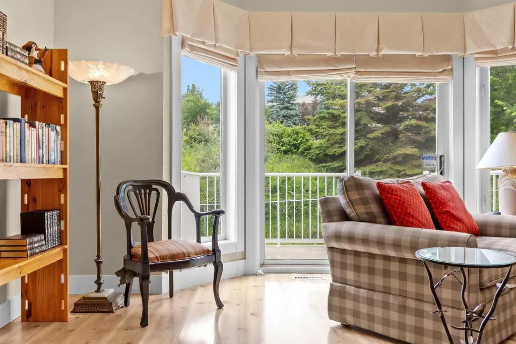 87 Hamptons Link NW Calgary AB T3A 5V9