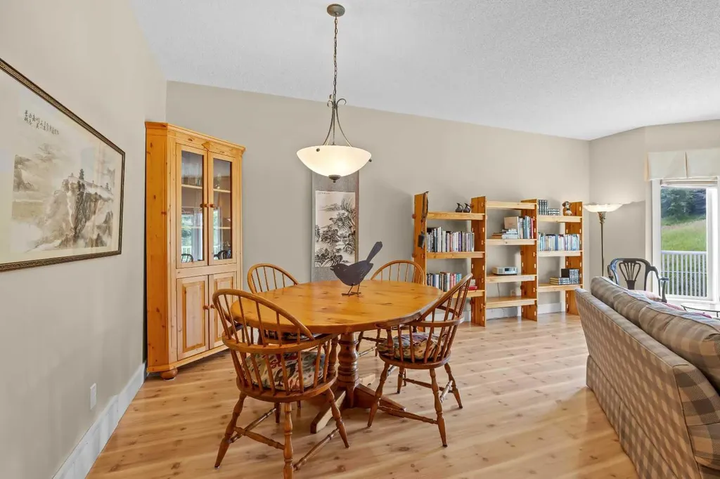 87 Hamptons Link NW Calgary AB T3A 5V9