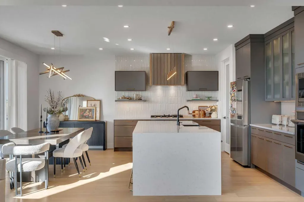 351 Lucas Way NW Calgary AB T3P 1Z3