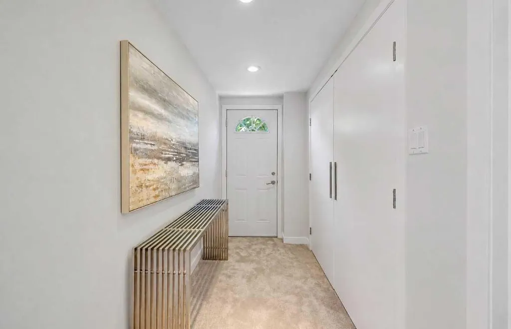 1718 12 Avenue NW Calgary AB T2N1J2