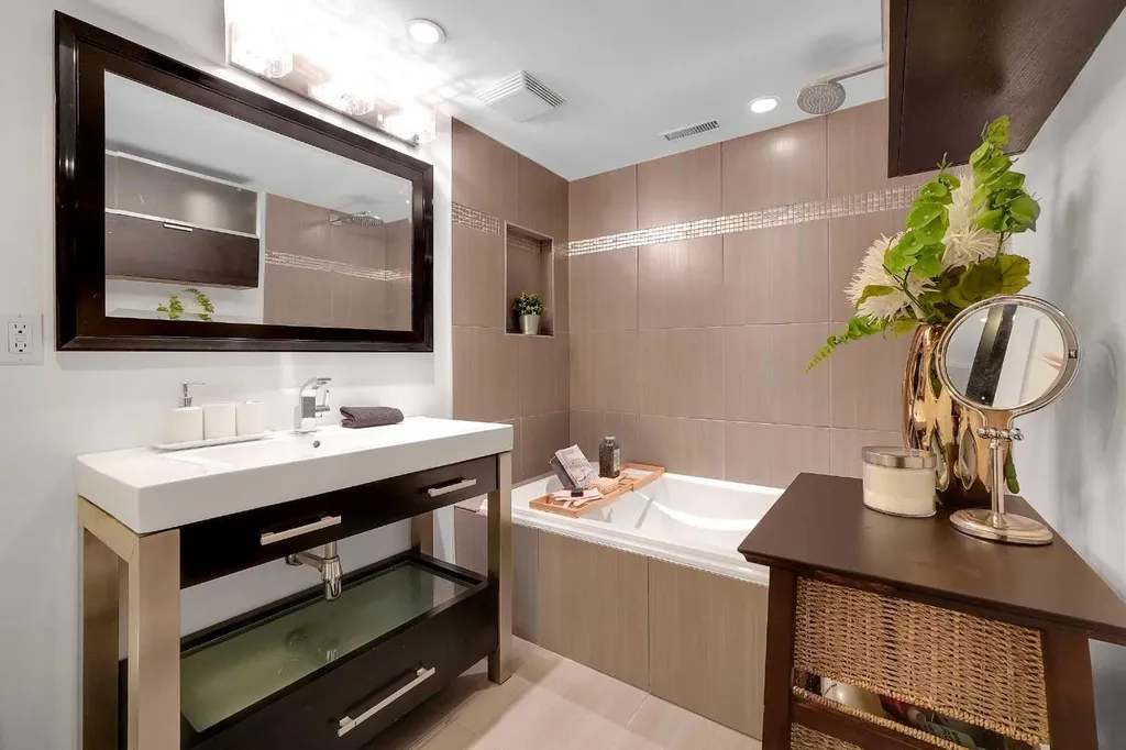 1718 12 Avenue NW Calgary AB T2N1J2