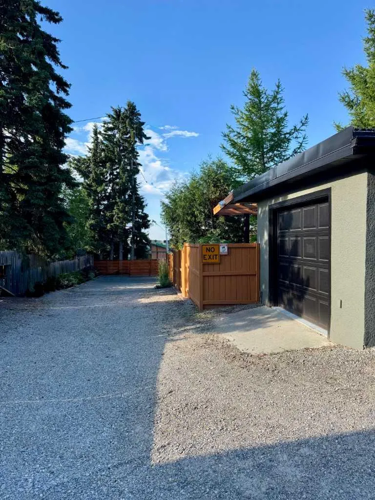 1718 12 Avenue NW Calgary AB T2N1J2