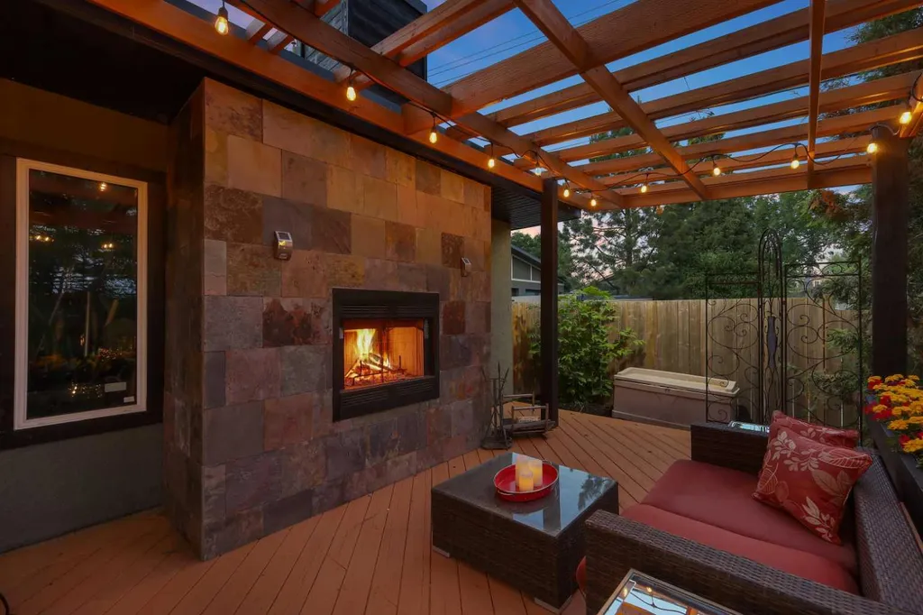 1718 12 Avenue NW Calgary AB T2N1J2