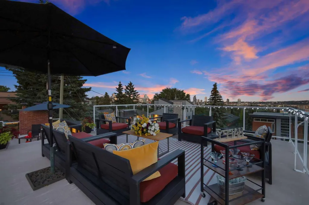 1718 12 Avenue NW Calgary AB T2N1J2
