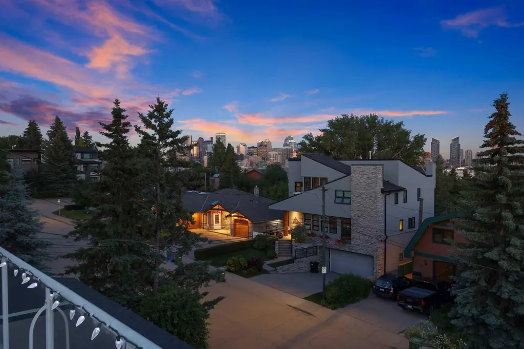 1718 12 Avenue NW Calgary AB T2N1J2