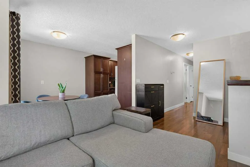20 Mckinley Road SE Calgary AB T2Z1T6