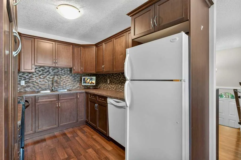 20 Mckinley Road SE Calgary AB T2Z1T6