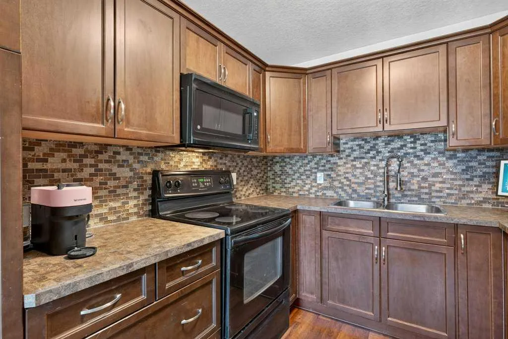 20 Mckinley Road SE Calgary AB T2Z1T6