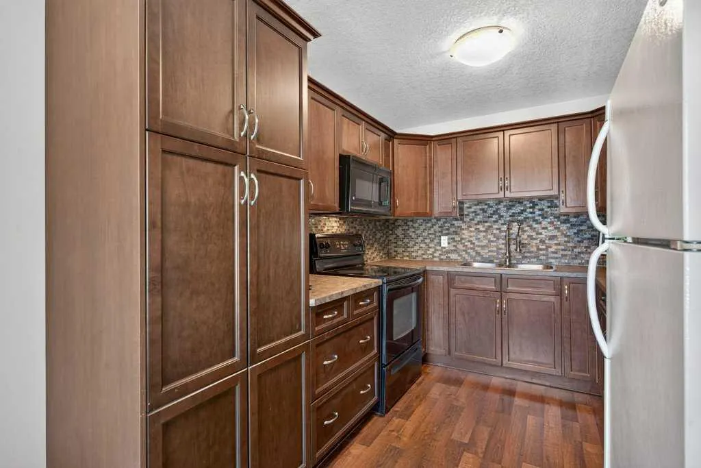 20 Mckinley Road SE Calgary AB T2Z1T6
