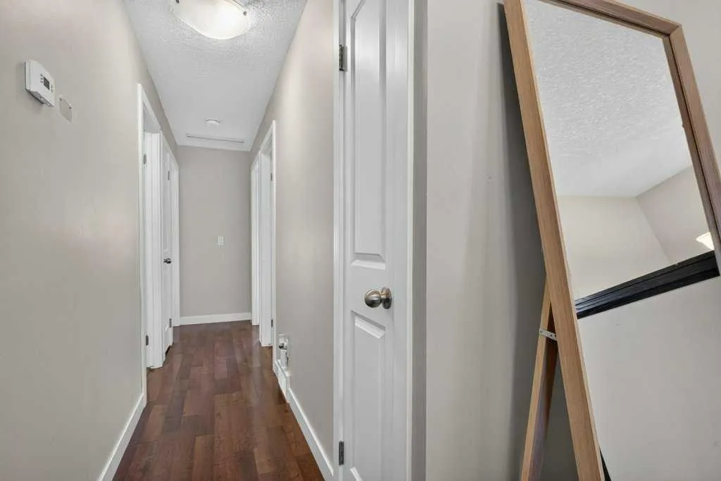 20 Mckinley Road SE Calgary AB T2Z1T6