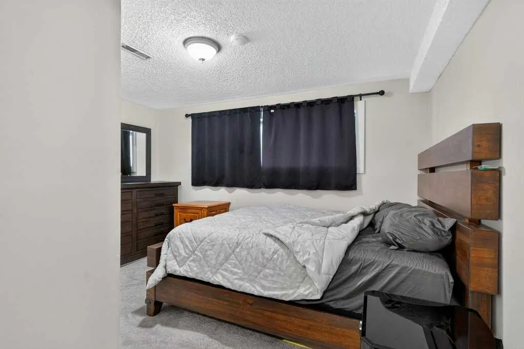 20 Mckinley Road SE Calgary AB T2Z1T6