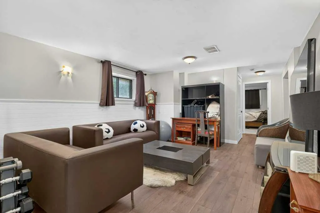 20 Mckinley Road SE Calgary AB T2Z1T6