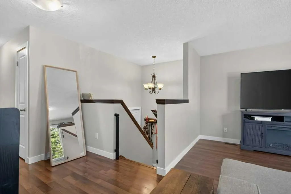 20 Mckinley Road SE Calgary AB T2Z1T6