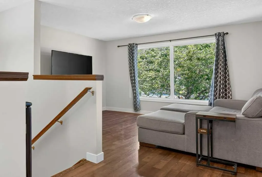 20 Mckinley Road SE Calgary AB T2Z1T6