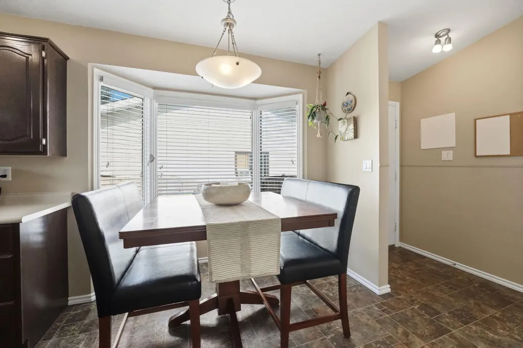5 Everitt Crescent Red Deer AB T4R 1Y7