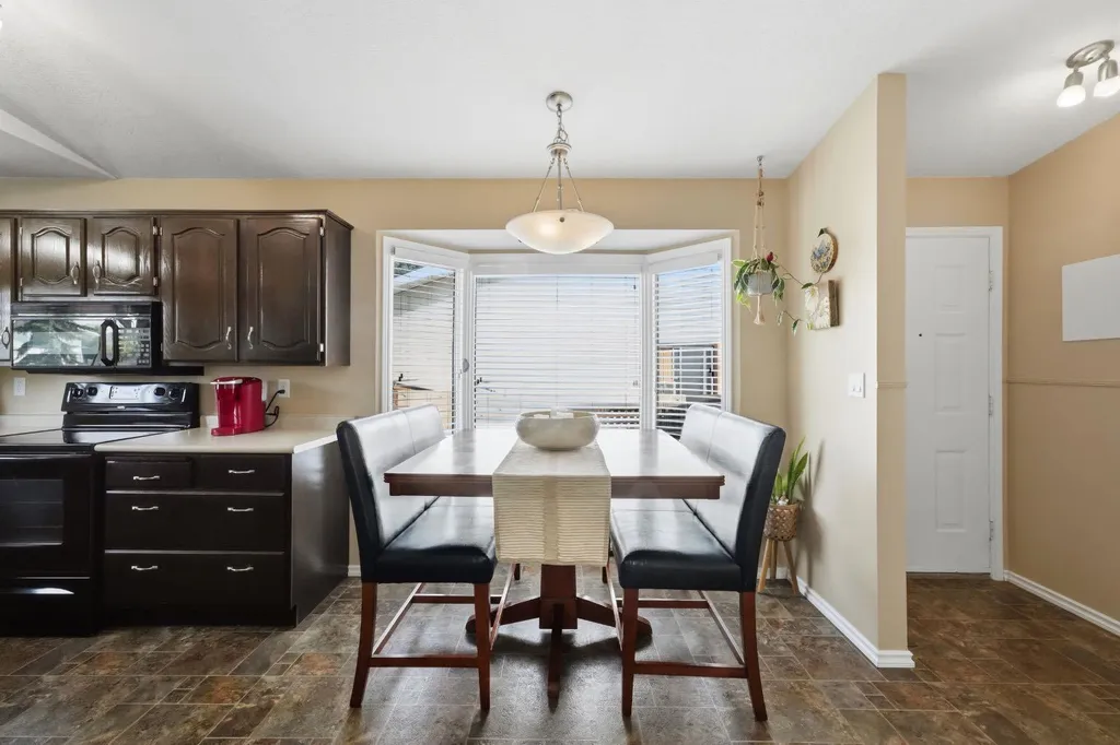 5 Everitt Crescent Red Deer AB T4R 1Y7