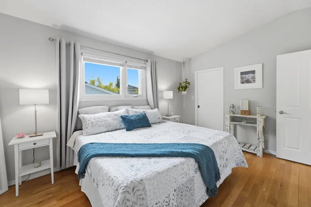 5 Everitt Crescent Red Deer AB T4R 1Y7
