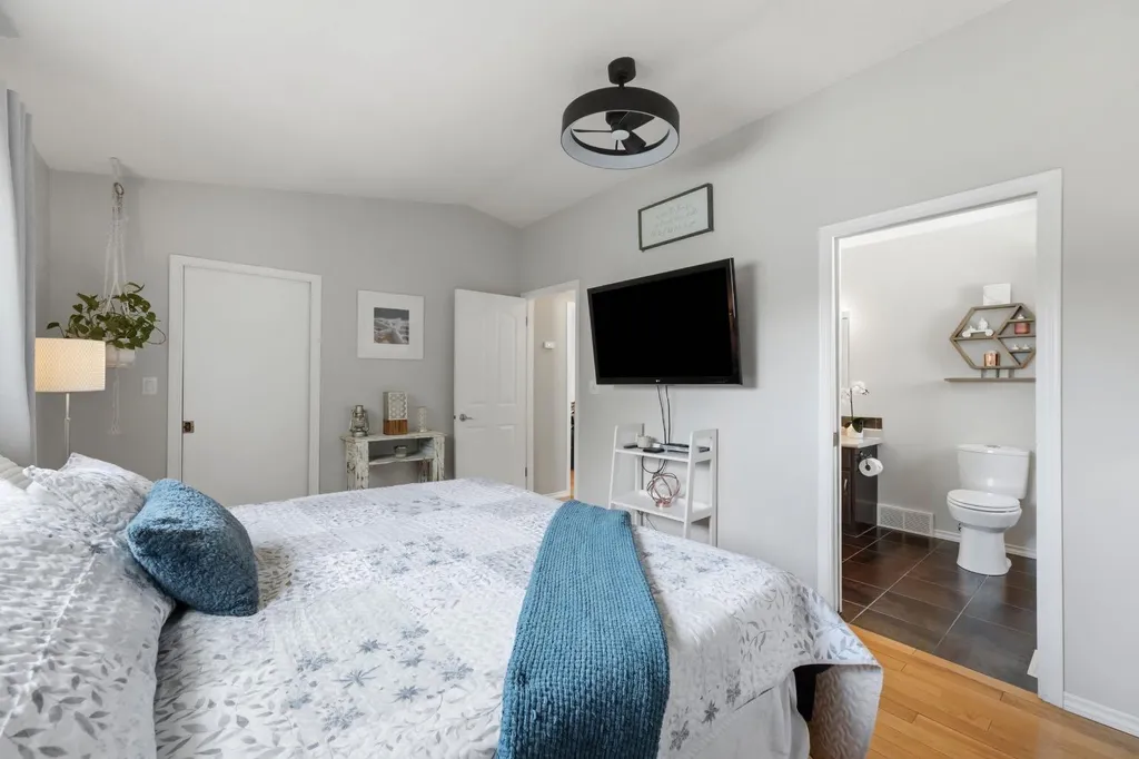 5 Everitt Crescent Red Deer AB T4R 1Y7