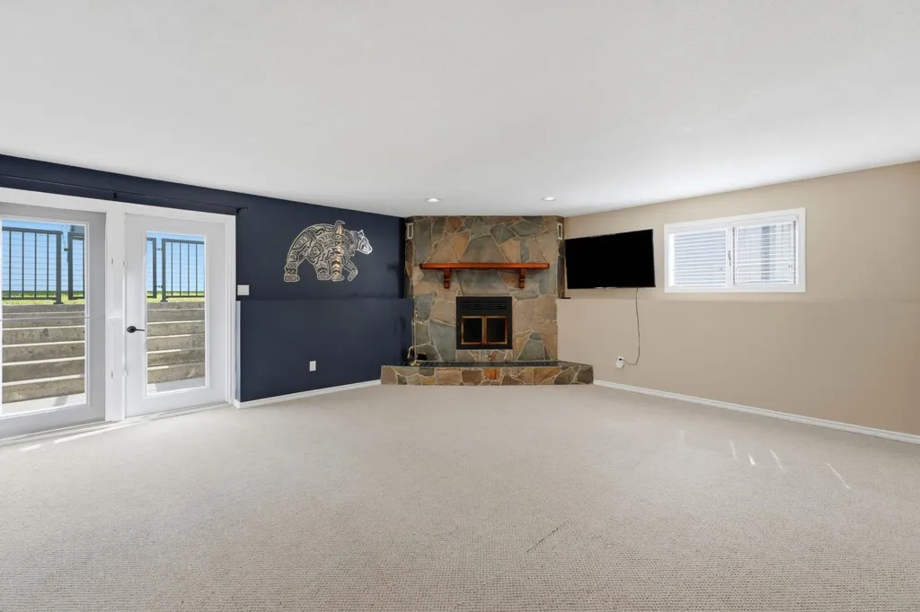 5 Everitt Crescent Red Deer AB T4R 1Y7