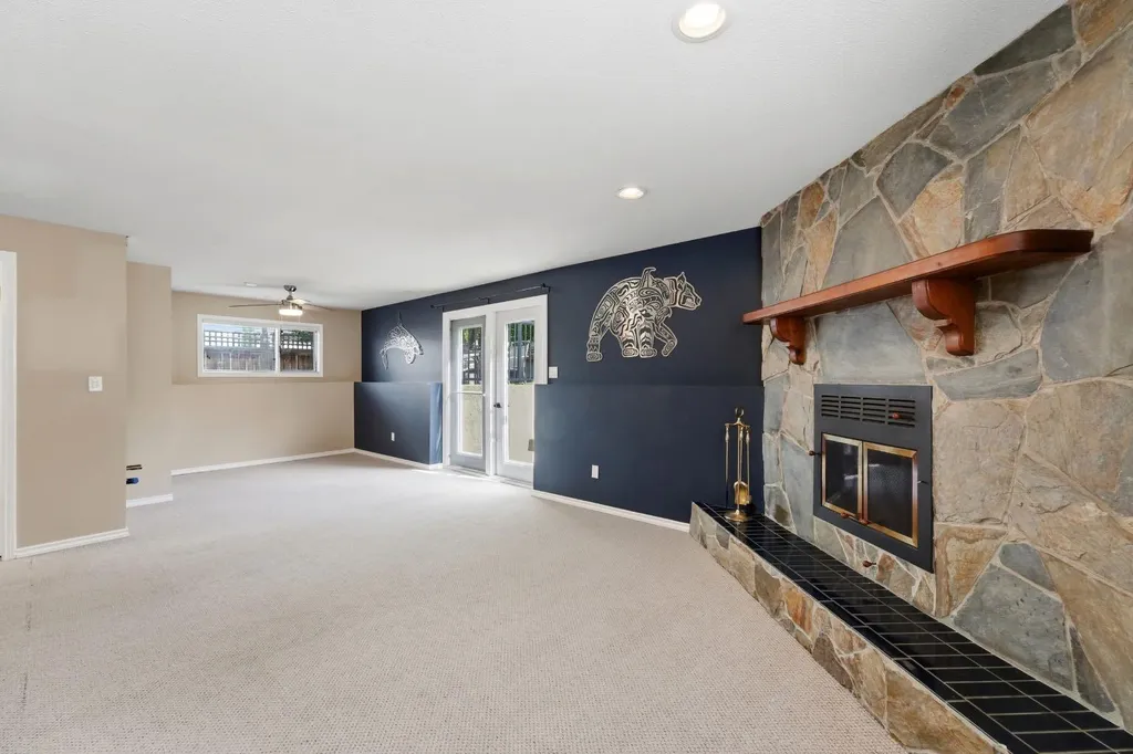 5 Everitt Crescent Red Deer AB T4R 1Y7