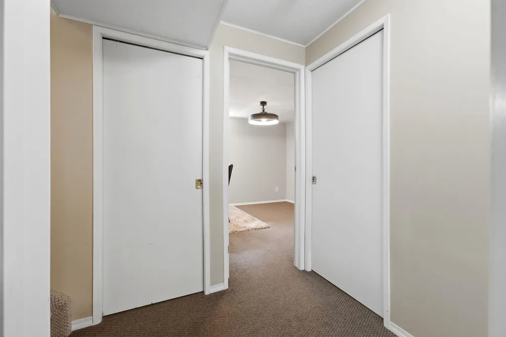 5 Everitt Crescent Red Deer AB T4R 1Y7