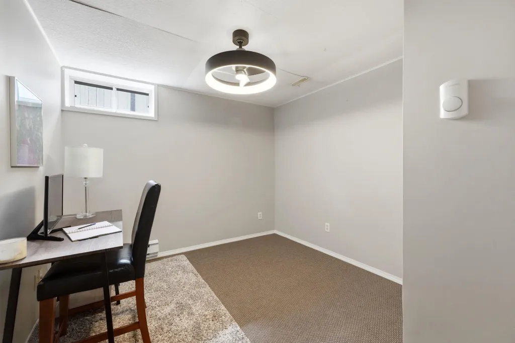 5 Everitt Crescent Red Deer AB T4R 1Y7