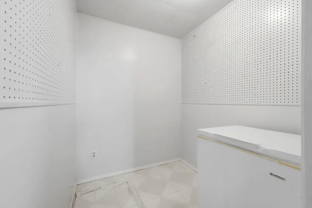 5 Everitt Crescent Red Deer AB T4R 1Y7