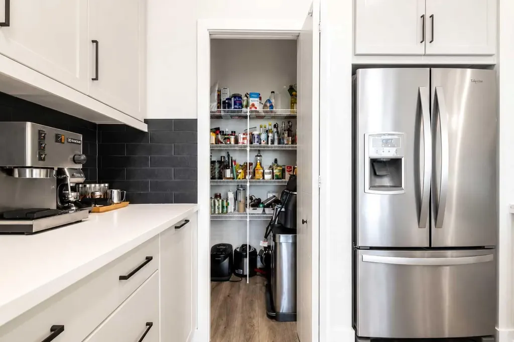 267 Belmont Heath SW Calgary AB T2X 4N3