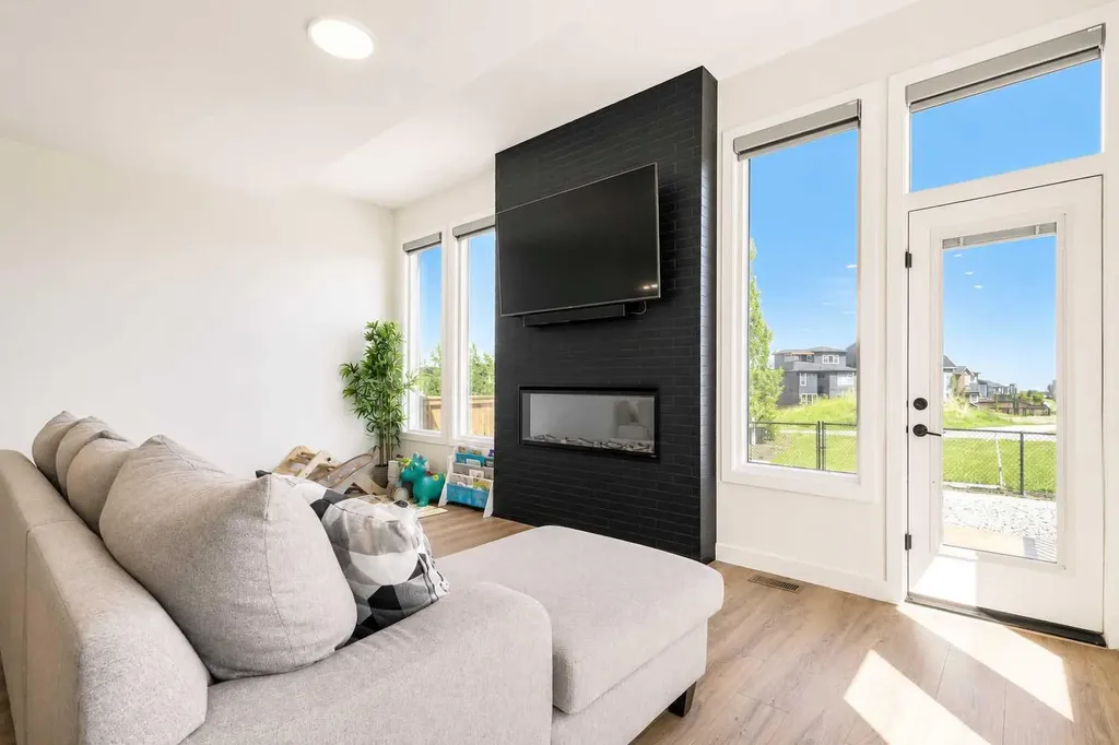 267 Belmont Heath SW Calgary AB T2X 4N3
