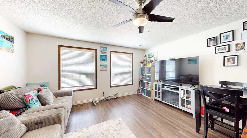1145 & 1147 Yuill Street SE Medicine Hat AB T1A0Z4